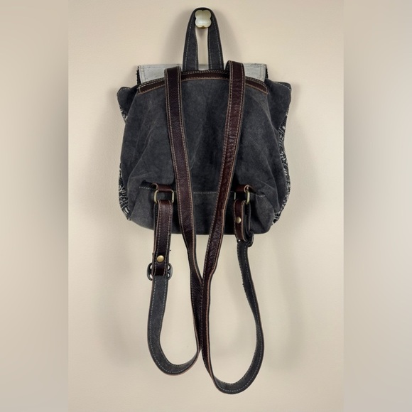 Myra Bag Carry Me Backpack - Picture 4 of 6